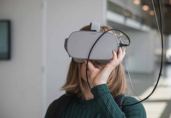 Plongez dans le futur : Découvrez comment la réalité virtuelle révolutionne le divertissement